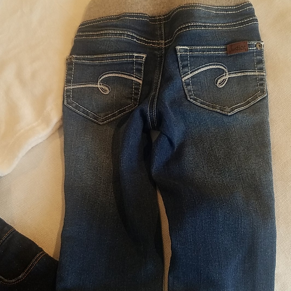 5-Piecee  4T-5T Jeans/Terry cloth bundle - Picture 8 of 16